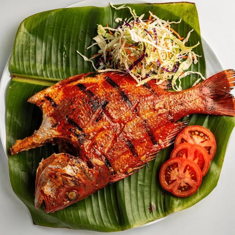 Pescado a la Talla estilo Guerrero al Carbón con Adobo de Guajillo